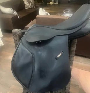 Wintec 250 Jump 17 inch Saddel