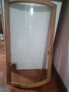 Curved glass cabinet door