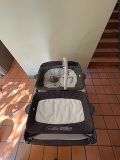 Joie commuter change and snooze