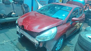 Renault Clio 4 900T Stripping for parts