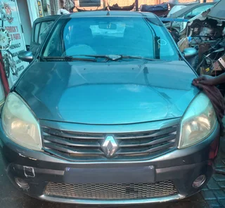 Renault Spares Sandero 1 1.6 8v Stripping for parts