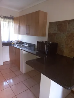 Bachelor&#39;s pad Midrand Glen Austin near Act Church in private secure complex