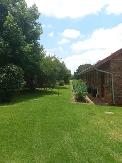 Bachelor&#39;s pad Midrand Glen Austin near Act Church in private secure complex