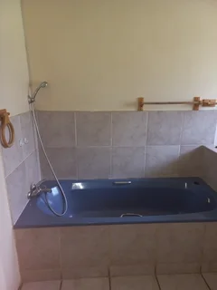 Bachelor&#39;s pad Midrand Glen Austin near Act Church in private secure complex