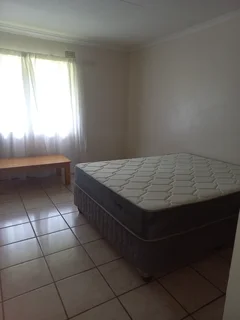 Bachelor&#39;s pad Midrand Glen Austin near Act Church in private secure complex