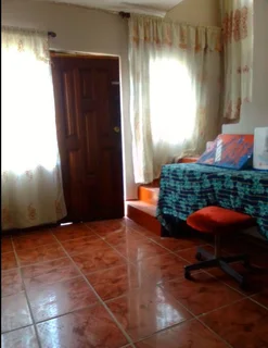 CHATSWORTH HOUSE TO RENT