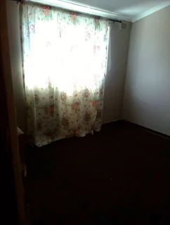 CHATSWORTH HOUSE TO RENT