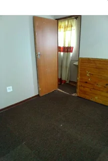 CHATSWORTH HOUSE TO RENT