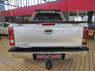 2011 Toyota Hilux 3.0 D-4D R/B D/CAB AUTO with 265112kms at TOKYO AUTO SALES 021 591 2730