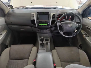 2011 Toyota Hilux 3.0 D-4D R/B D/CAB AUTO with 265112kms at TOKYO AUTO SALES 021 591 2730