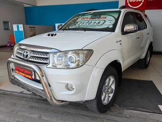2011 Toyota Fortuner 3.0 D-4D R/Body with 214665kms at TOKYO AUTO SALES 021 591 2730