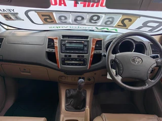 2011 Toyota Fortuner 3.0 D-4D R/Body with 214665kms at TOKYO AUTO SALES 021 591 2730