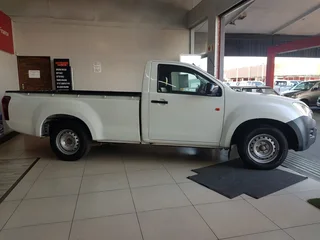 2016 Isuzu KB 250 D Base (LEED) with 194789kms at TOKYO AUTO SALES 0600170028