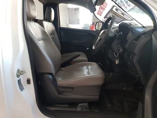 2016 Isuzu KB 250 D Base (LEED) with 194789kms at TOKYO AUTO SALES 0600170028