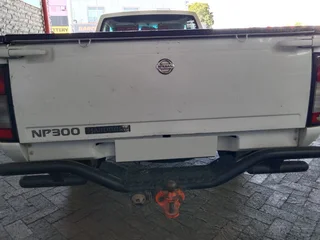 2015 Nissan NP300 Hardbody 2.5 TDi LWB with 121458kms at TOKYO AUTO SALES 0600170028