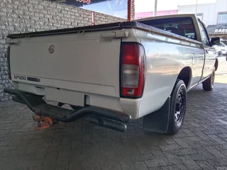 2015 Nissan NP300 Hardbody 2.5 TDi LWB with 121458kms at TOKYO AUTO SALES 0600170028