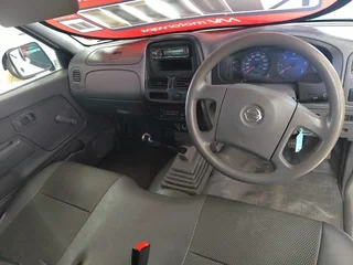 2017 Nissan NP300 Hardbody 2.5 TDi LWB with 162128kms at TOKYO AUTO SALES 0600170028