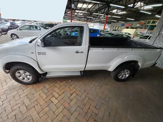 2005 Toyota Hilux 2.7 VVT-i R/Body Raider with 245356kms at TOKYO AUTO SALES 0600170028