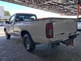 2015 Nissan NP300 Hardbody 2.5 TDi LWB with 121458kms at TOKYO AUTO SALES 0600170028