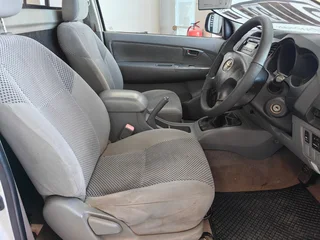 2009 Toyota Hilux 2.7 VVTi SINGLE CAB, CALL BIBI 0600170028