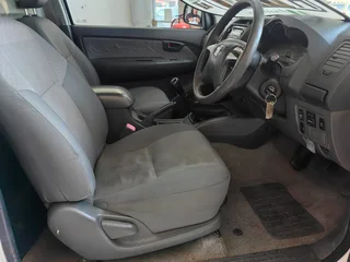 2013 Toyota Hilux 2.5 D4D SRX LWB, DIESEL, SELLING AT R219995