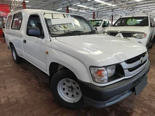 2003 Toyota Hilux 2400 LWB Diesel, Selling at R149995, Call Bibi 0600170028