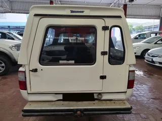 2003 Toyota Hilux 2400 LWB Diesel, Selling at R149995, Call Bibi 0600170028