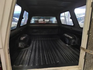 2003 Toyota Hilux 2400 LWB Diesel, Selling at R149995, Call Bibi 0600170028