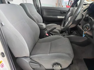 2012 Toyota Hilux 2.7 VVTi D/Cab, ONLY 169000kms, Call Bibi 0600170028