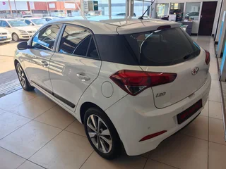 2015 Hyundai i20 1.4 fluid , ONLY 101000kms, Call Bibi 0600170028