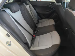 2015 Hyundai i20 1.4 fluid , ONLY 101000kms, Call Bibi 0600170028