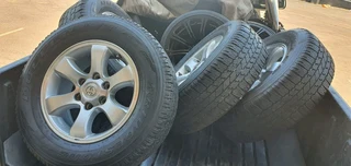  2004 Toyota Prado 120 17 inch (alloy) rims and tyres