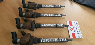  2004 Volvo S40  2.0d - diesel injectors