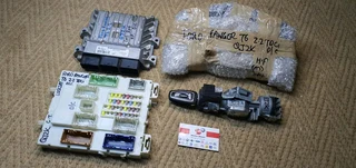  Ford Ranger T6 2.2TDCI 2x4 ( manual 6 speed )- lockset complete with key + BCM