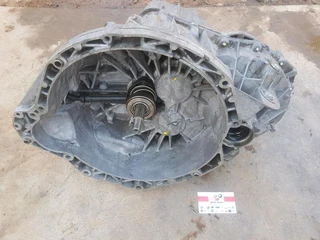  2009 - 2012 Nissan Interstar 2.5dci- 6 speed manual gearbox