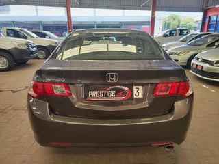 2011 Honda Accord 2.0  PLEASE CALL NOW- SHOWCARS&#64;0215919449