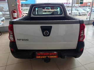 2021 Nissan NP200 1.6 8V AC Safety Pack PLEASE CALL SHOWCARS&#64;0215919449