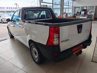 2021 Nissan NP200 1.6 8V AC Safety Pack PLEASE CALL SHOWCARS&#64;0215919449