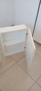 2 x Bathroom cabinets for sale