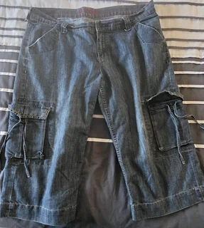 Womans 3/4 length pants