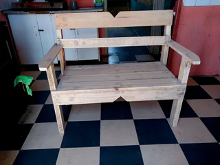 Sturdy Handmade Pallet Wood Bench (Natural Finish) - R300