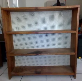 Bookshelves - Ad posted by Janet Mantz