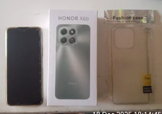 Honor x6B 6GB ram 128 gb storage 50mp camera met charger.
