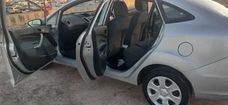 Ford Fiesta Sedan