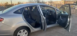 Ford Fiesta Sedan
