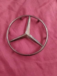 Mercedes clip on badge