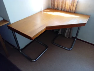 (Price reduced) Corner Table