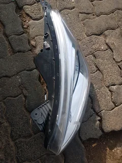 Hyundai i20 head light