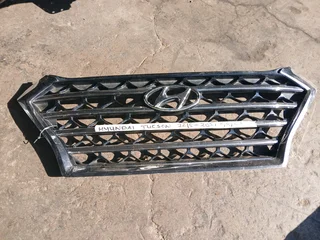 Hyundai Tucson grill