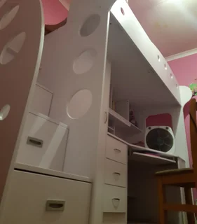 Bunk bed with desk - pls phone 073 164 4013 - alternative pls what's app or send message.